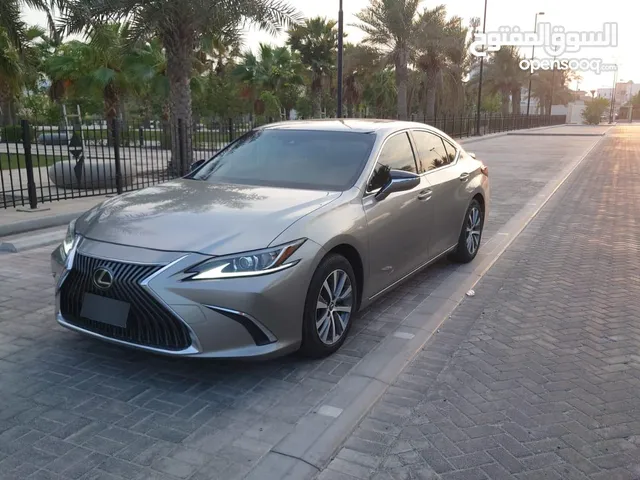 2021 Lexus ES350