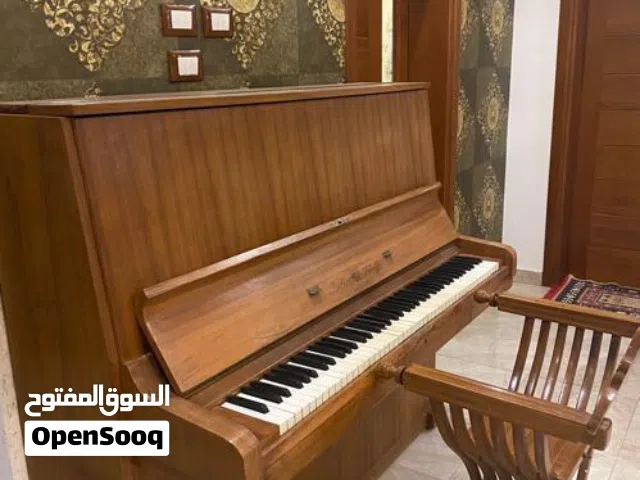 سلام عليكم ورحمة الله عندنا بيانو الله يبارك حاجه انتيكه وأثاريه