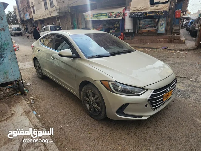 هيونداي إلنترا للبيع
