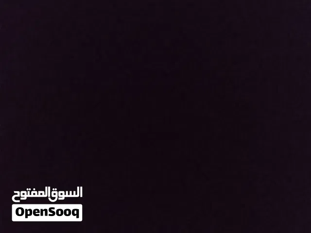 غرف في شقة كبيرة مجهزة