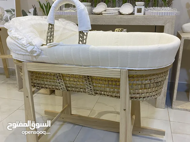 سرير اطفال جديد عدم الاستخدام