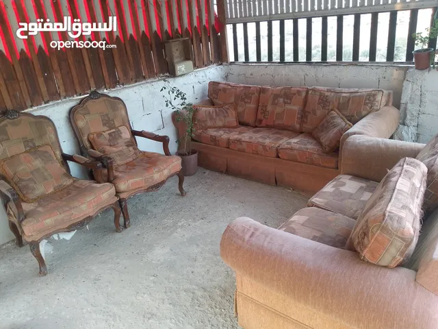 طقم كنب بحاله جيده