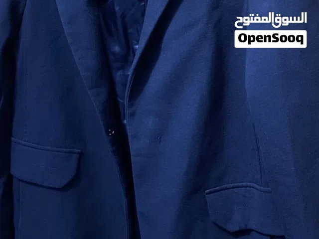 ملابس واحذيه مستعمله ونظيفه بسعر مناسب