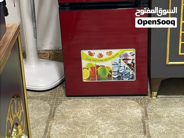 ثلاجه زغيره للبيع 120 وبيها مجال قليل