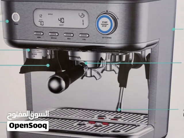 ماكينة تحضير قهوة اسبريسو وكابتشينو.