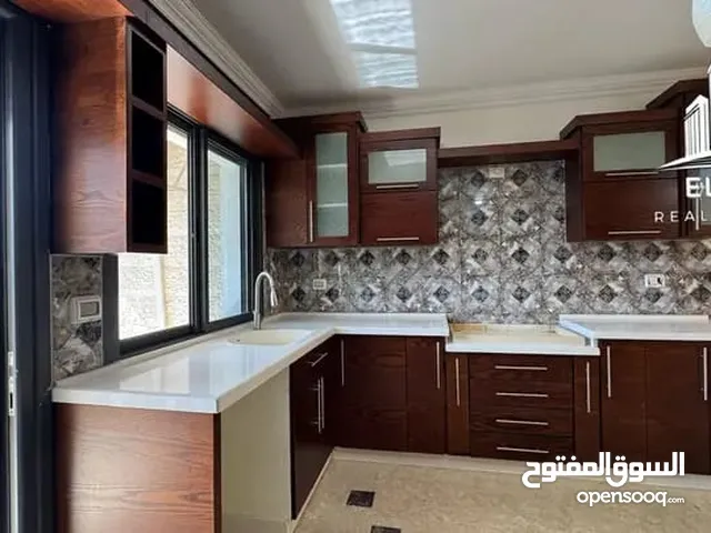 175 m2 3 Bedrooms Townhouse for Rent in Ramallah and Al-Bireh Sathi Marhaba