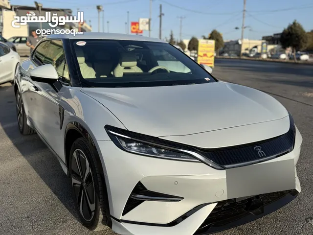 BYD SONG L 2023 متوفره لونين عظمي وفيراني عداد اقل من 9000 كيلو فحص كامل لا يوجد اقساط شخصيه