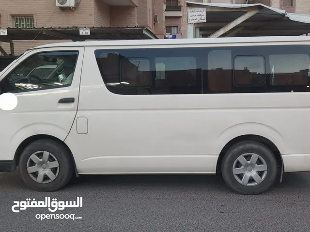 TOYOTA HIACE BUS 2014