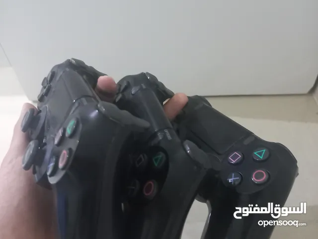 3 أجهزة تحكم للبلايستيشن 4 مستعمله