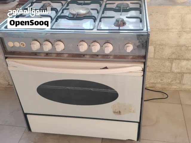 فرن غاز خمس عيون الفرن بشتغل من فوق وحت يعني من اتجاهين بحاله جيده لا يحتاج الى صيانه