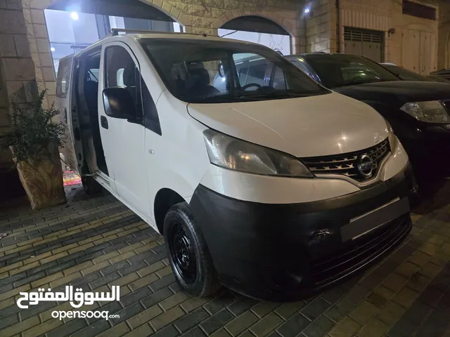 باص مستعملNv200