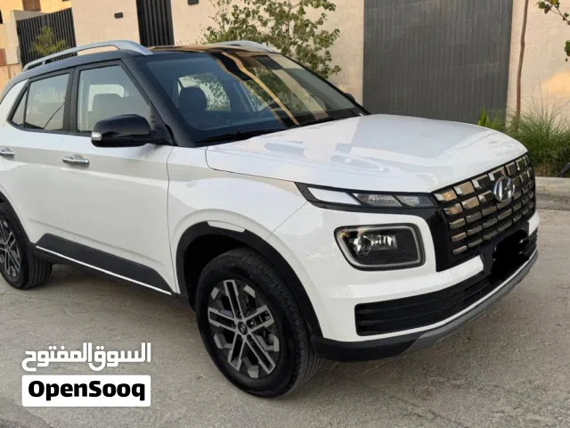2023 هيونداي فينيو Limited