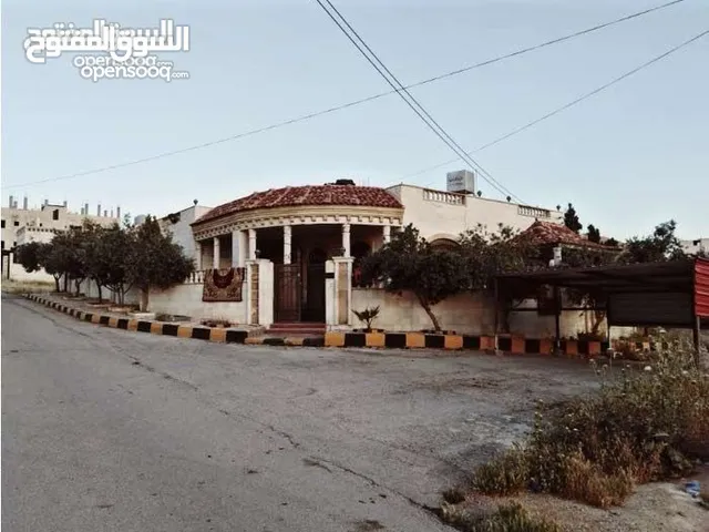 275 m2 5 Bedrooms Villa for Sale in Zarqa Al Sukhneh