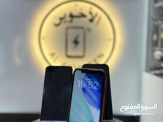 11 عادي ذاكرة 128 نظافة 90 بالميه