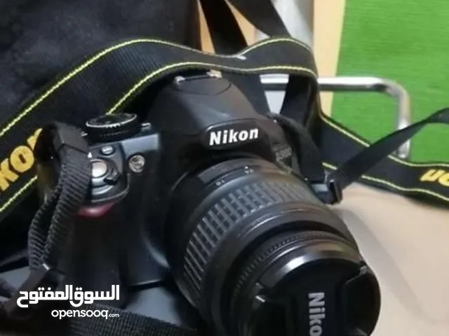 nikon d3100 كاميرا استعمال شخصي للبيع مع عدسة بحالة ممتازة