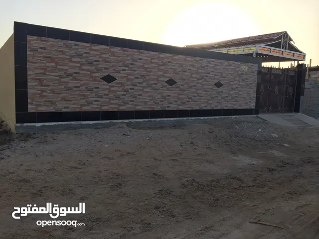 120m2 2 Bedrooms Townhouse for Sale in Basra Abu Al-Khaseeb
