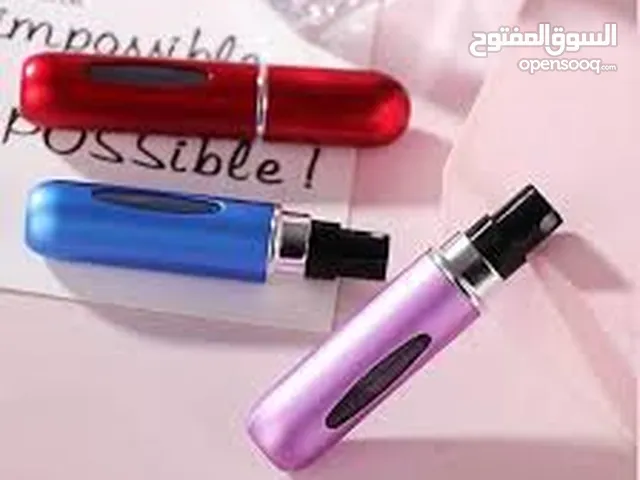 عبوات عطور صغيره تعبئ من زجاجة عطر بكل سهوله لوضعها بالسياره او الحقيبه دون اخذ زجاحه العطر الكببره