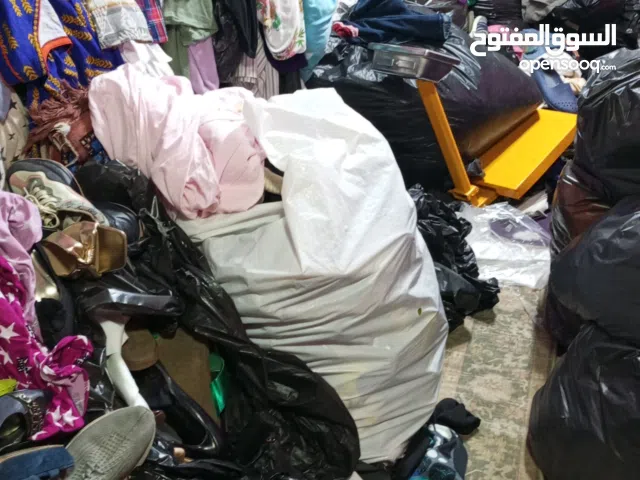 للبيع ملابس مستعمله اطفال بناتي وولادي