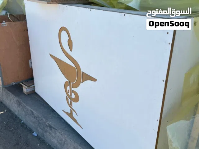 اثاث صيدلية مستعمل للبيع