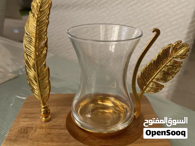 استكانات عدد 4 مع قاعده خشب للشاي