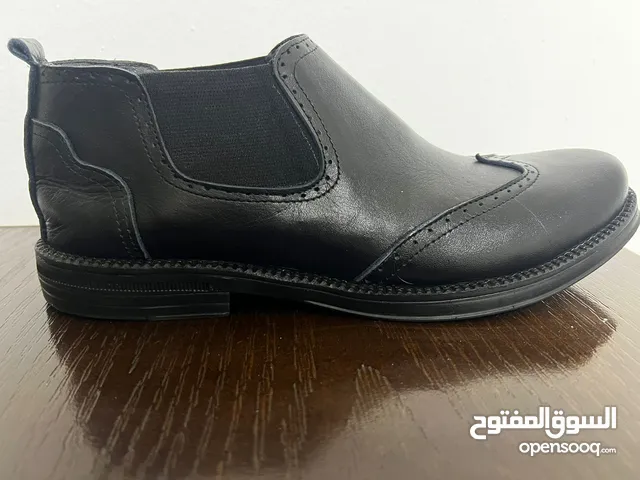 حذاء رسمي جلد لون أسود جديد للبيع