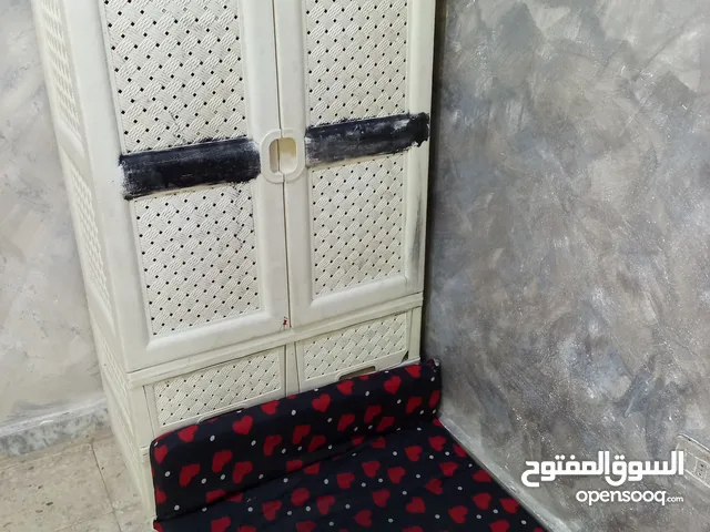 خزانه مستعمل بحاله الوكاله مافيها اي نكش بحاله ممتازه