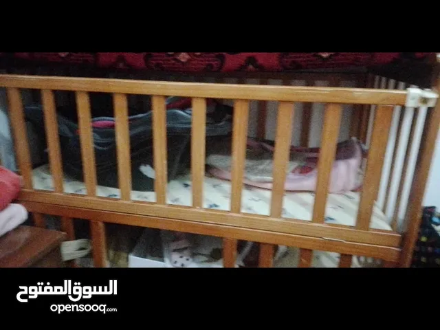 متوفر سرير اطفال كما في الصور المكان طرابلس