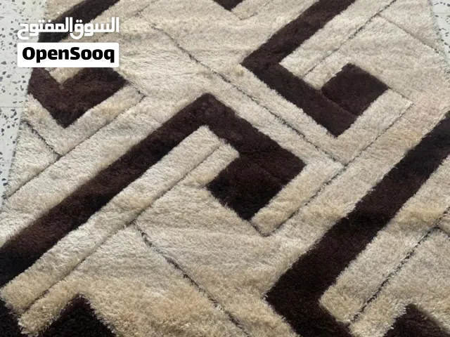 فرش لبيع جديده مكاني مصراته سعر بيع175 حاجه كويسه وشوف قبل متشري