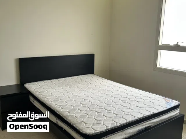 سرير IKEA للبيع