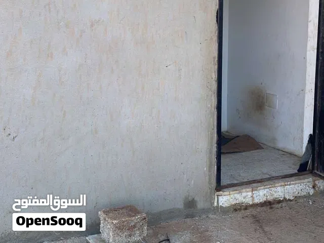 أرض ممتازة و مناسبة لشركات النقل و الآلآت الثقيلة للإيجار