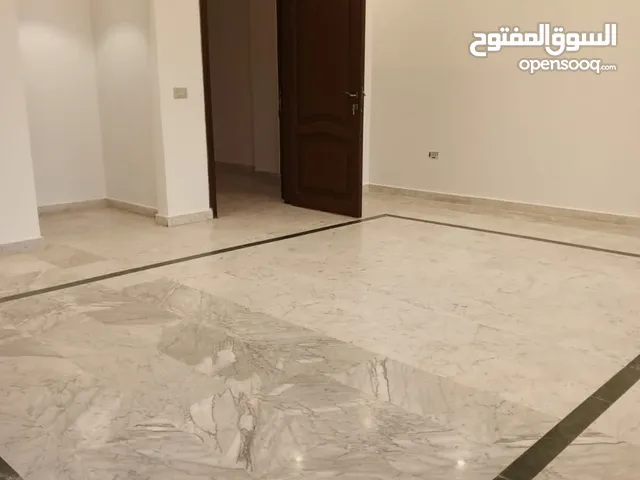 218m2 5 Bedrooms Apartments for Sale in Amman Khalda