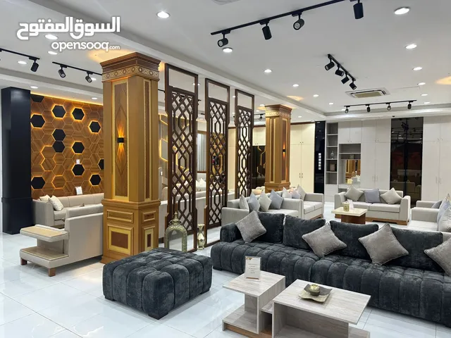 للبيع معرض أثاث متكامل في الملدة