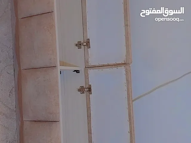 بفه مخزنه ملابس بحاله وكاله للبيع