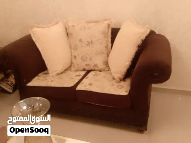 طقم كنب مستعمل بحالة ممتازة للبيع