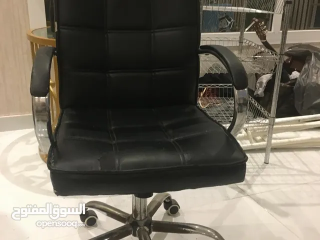 Black office chair