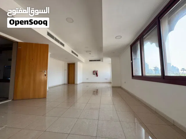 فرصة لا تعوض  مكتب 700 قدم بتصميم عملي ومرافق متكاملة