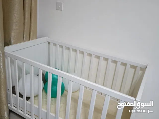 سرير طفل IKEA SUNDVIK – أنيق ومريح