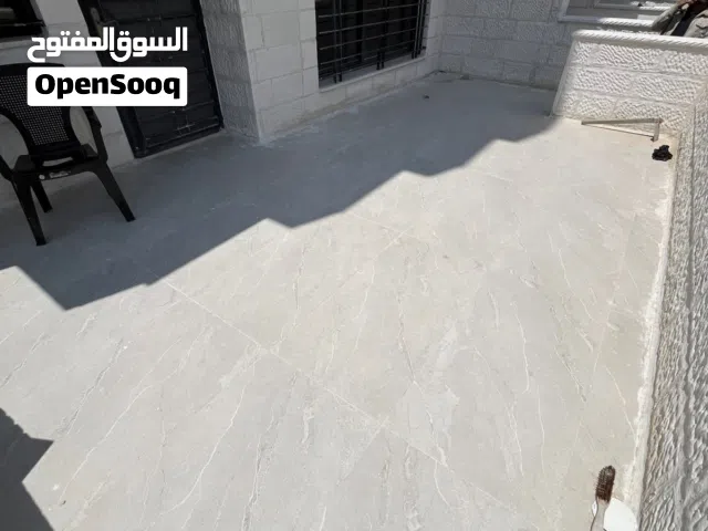 شقة ارضية 135م مع ترس 30م في البنيات خلف مدارس الحضارات
