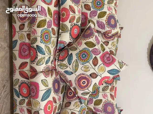 طقم كنب ممتاز جدا انيق كثير و خشب ممتاز و نظيف