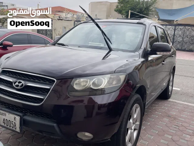 Hyundai Santafe 2009 GCC 7 seater with 4 new tyres very good condition.