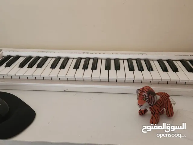 عرض مميز في عجمان: كنب بـ300 وأورغ Roland بـ750