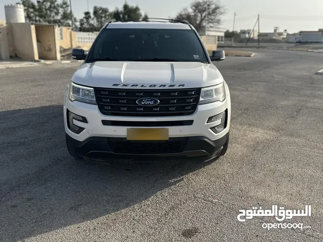 فورد اكسبلور 2017 XLT قمه في النظافه حادث بسيط جداً مطلوب 5300 قابل التفاوض في حدود الممقول