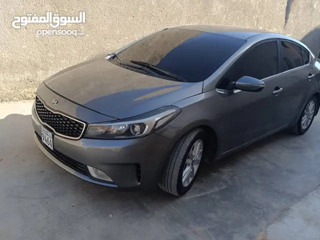 كيا سيراتو 2017 كاملة عدا فتحة