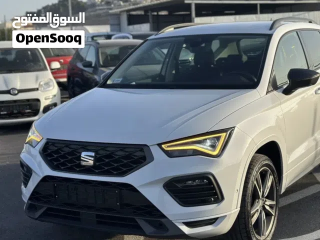 سيات أتيكا FR كاملة الإضافات محرك 1500 بنزين 150 حصان FR داخلي وخارجي كامل عداد. 32000 كم أصل ألماني