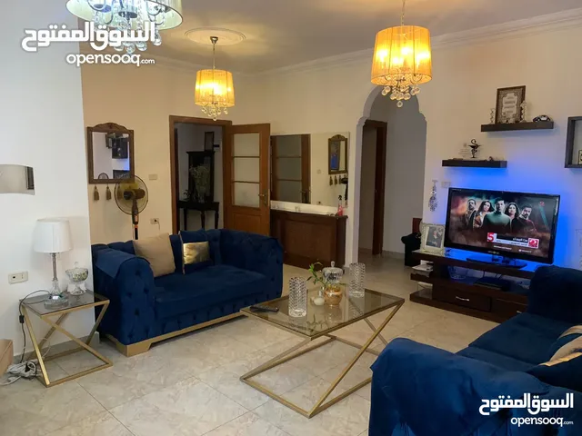 196 m2 4 Bedrooms Apartments for Sale in Amman Khalda