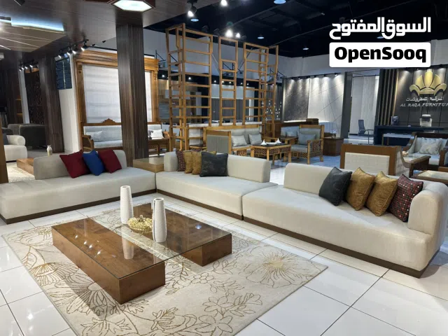 للبيع  في بركاء مصنع ومعرض اثاث ومطابخ وخزائن