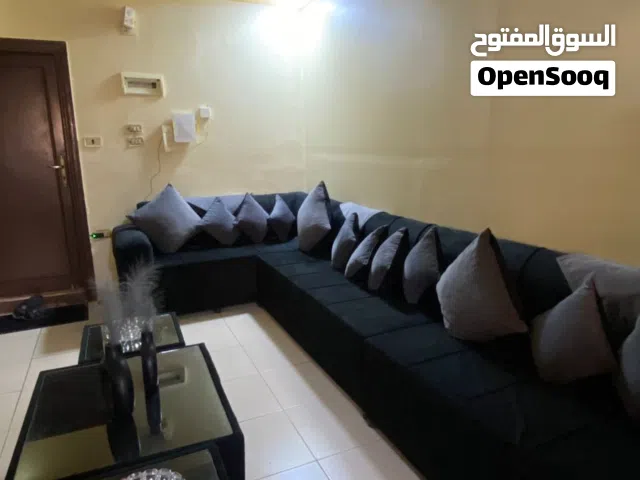 طقم اسود كورنر مع طوايل