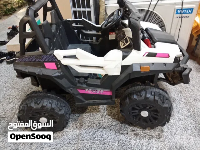 سيارة ودراجة كهربائية للأطفال للبيع