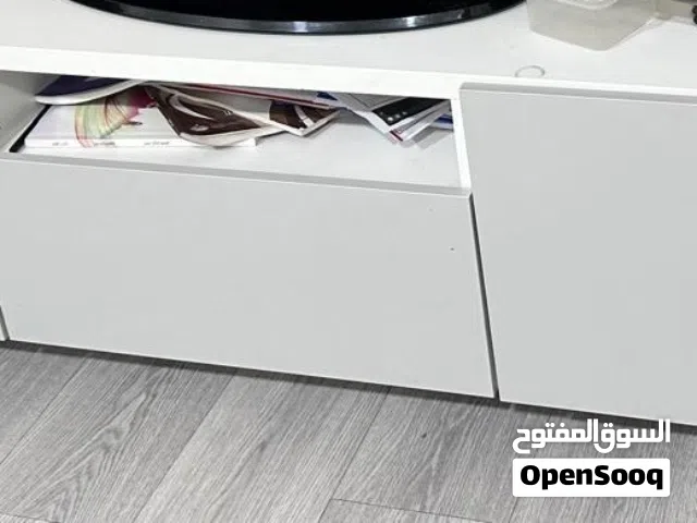 طاوله نظيفه