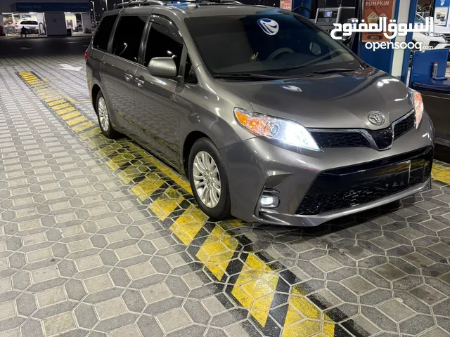 Used Toyota Sienna in Abu Dhabi